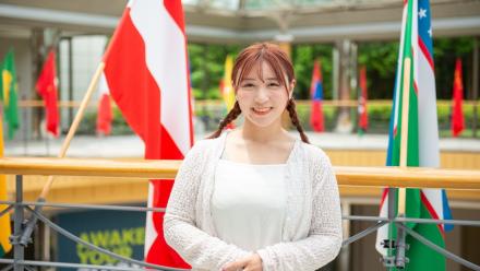 国際学部グローバル教養学科　清水さん